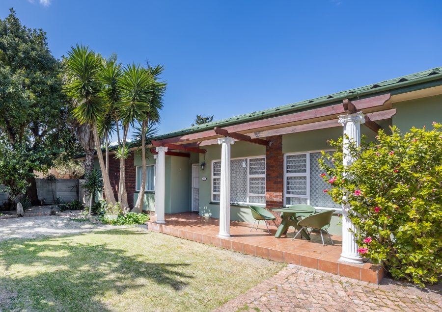 15 Bedroom Property for Sale in Table View Western Cape